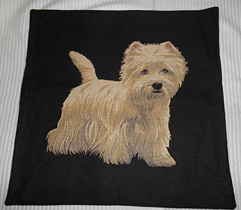 Svart kuddfodral i gobel�ng, enf�rgad baksida, med dold blixtl�s. 46 x 45 cm �Obs. innerkudde ing�r ej. Pris: 300:- inkl frakt