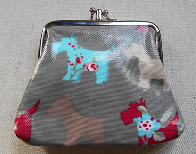 B�rs: 10 x 10 cm med tv� fack. Pris: 75 kr inkl. frakt